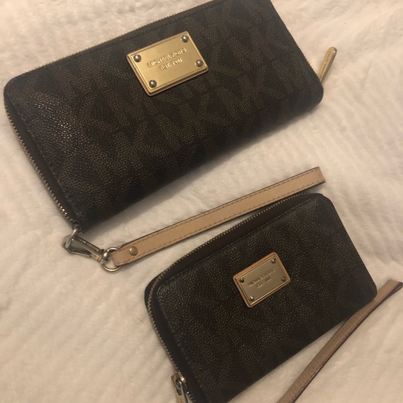 Michael Kors Handbags - Michael Kors Wallet Bundle